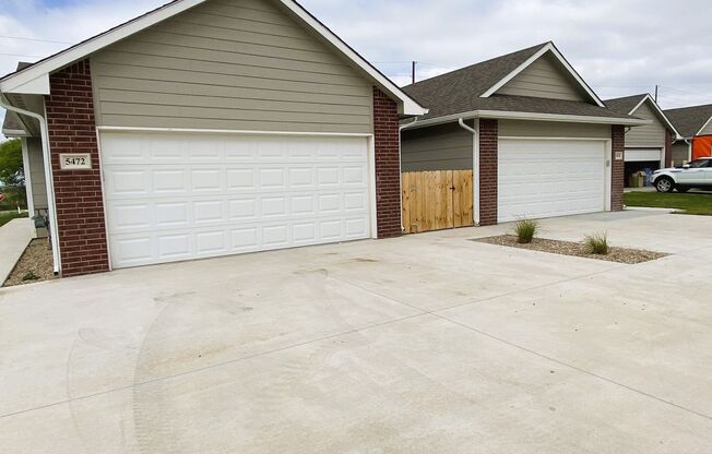 3 BEDROOM  2 BATH DUPLEX Belaire