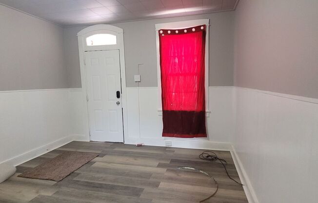 3 bedroom 1 bathroom home located in Lancaster City