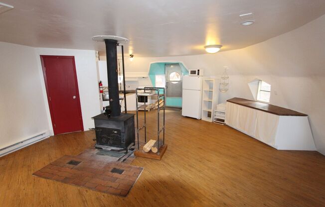 $300 OFF First Month | Unique Dome Studio Surrounded by Ponderosa Pines – Parks, AZ