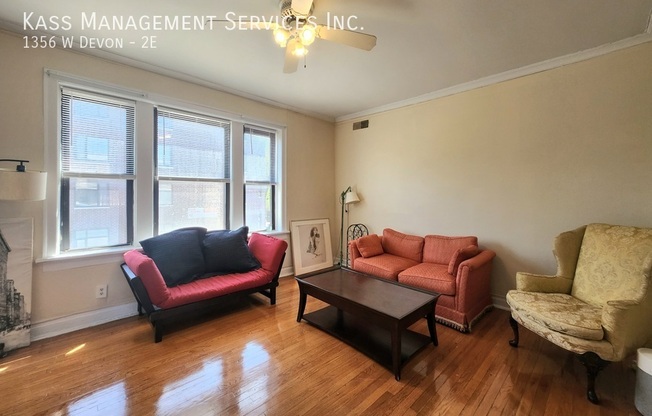 1356 W DEVON