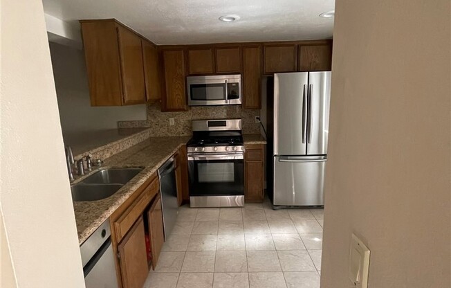 3 beds, 3 baths, 1,390 sqft, $3,750, Unit 102