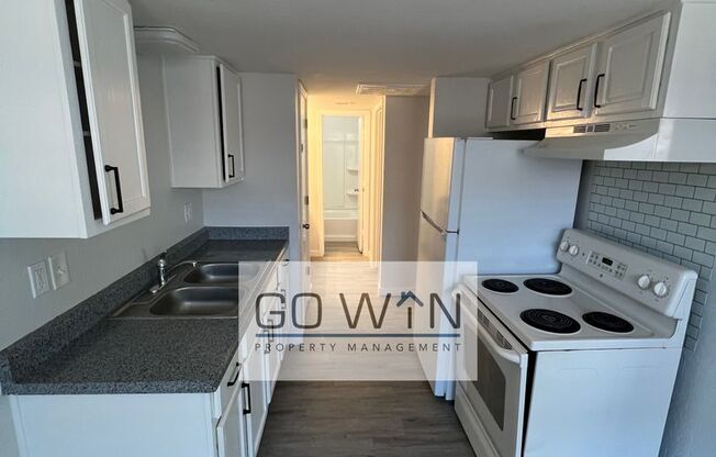 22 E Ingram St