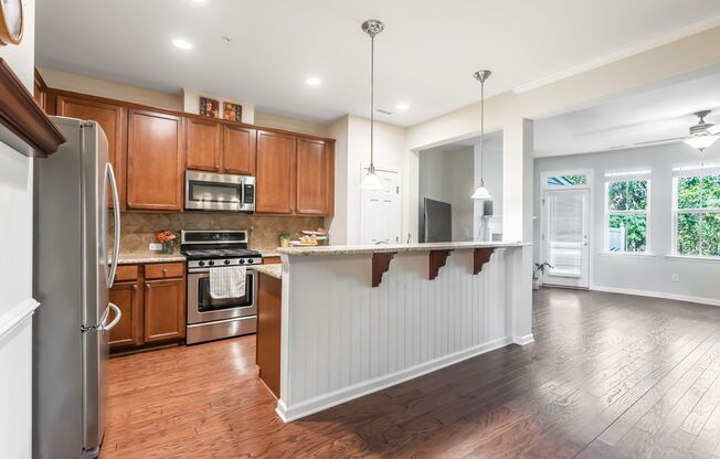 Beautiful 3-Bed, 2.5 Bath Townhome Available on 8/15!