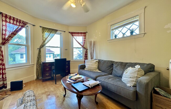 8 MENDELSSOHN ST