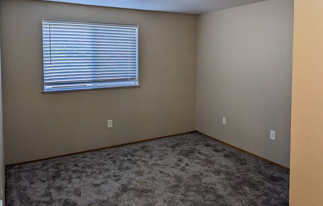 2 beds, 2 baths, 950 sqft, $1,295, Unit 31