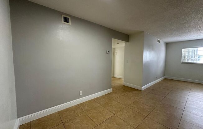 2 beds, 1 bath, $1,895, Unit 118