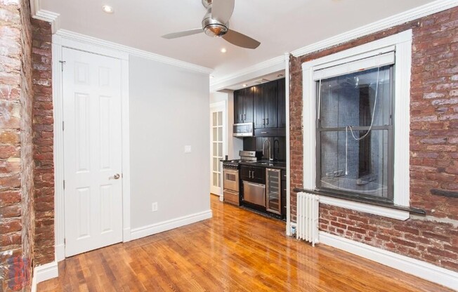 2 beds, 1 bath, $5,495, Unit 3C