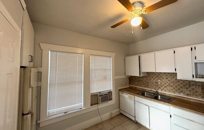 2 beds, 1 bath, 950 sqft, $1,550, Unit 1