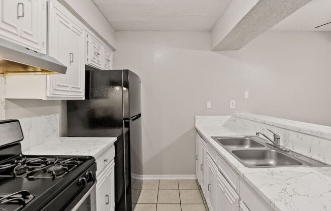 1 bed, 1 bath, 653 sqft, $699