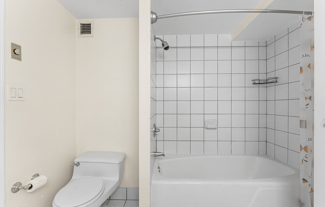 3 beds, 2 baths, 1,430 sqft, $7,600, Unit 1501