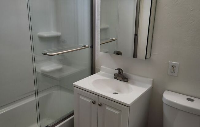 1 bed, 1 bath, 550 sqft, $1,795, Unit 16