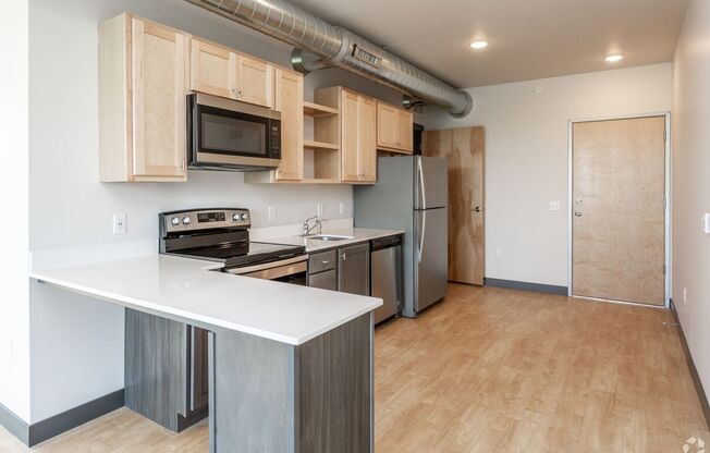 Studio, 1 bath, 573 sqft, $895, Unit Unit #409