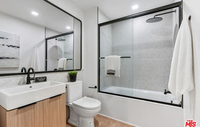 Studio, 1 bath, 350 sqft, $2,450, Unit 236