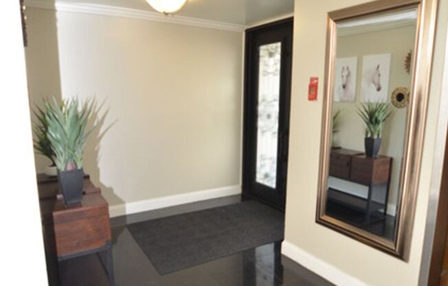 5th Street Apartments- Luxurious Bedrooms with Covered Parking! Call Now!