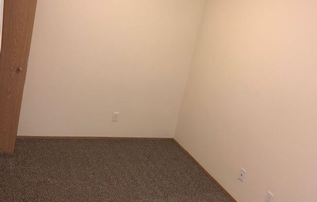 Studio, 1 bath, 484 sqft, $1,300, Unit 63-303