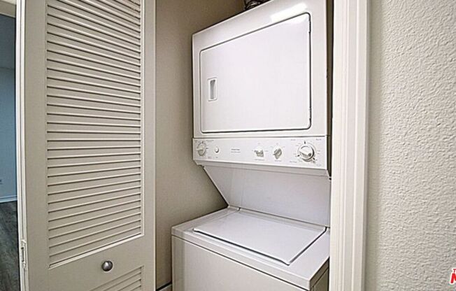 1 bed, 1 bath, 1,050 sqft, $3,100, Unit 426