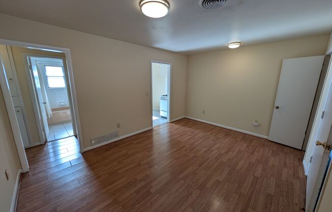 2 beds, 1 bath, $1,250