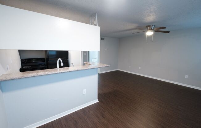 Beautiful recently remodeled apartment! / Apartamento recien remodelado