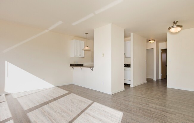 1 bed, 1 bath, 630 sqft, $1,845, Unit R-407