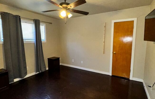 3 beds, 2 baths, $1,350