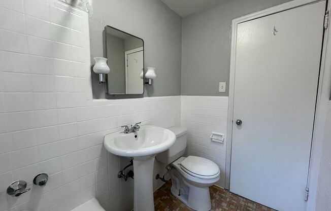 3 beds, 2 baths, 1,300 sqft, $2,499, Unit 6224 Fifth Ave. #113G