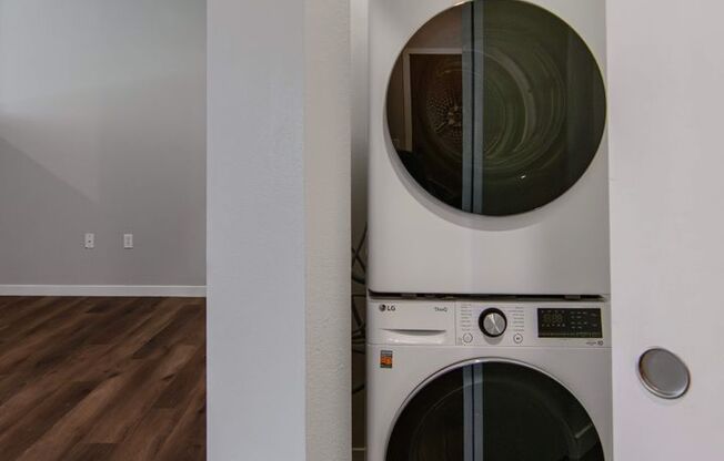 Studio, 1 bath, 610 sqft, $2,104, Unit 212