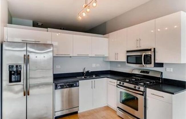 2 beds, 2 baths, $2,695, Unit Unit 202