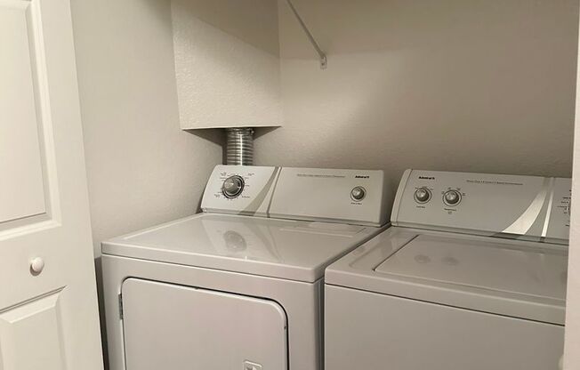2 beds, 2 baths, $1,600, Unit # 3 J