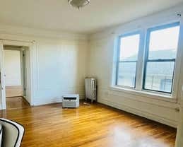 1 bed, 1 bath, $1,950, Unit A17