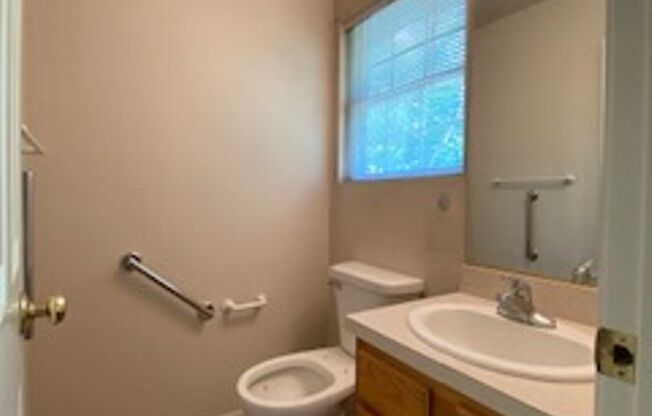 2 beds, 1.5 baths, $1,095