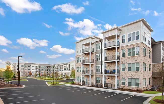 - Dominium-Stonepointe-1 - Exterior-WEB.jpg