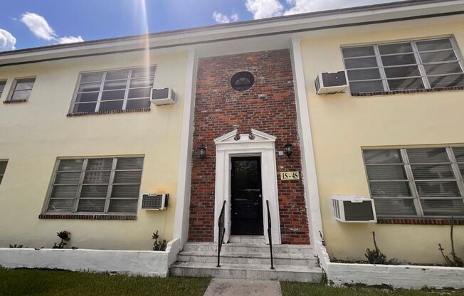 1000 E Ponce de Leon Blvd
