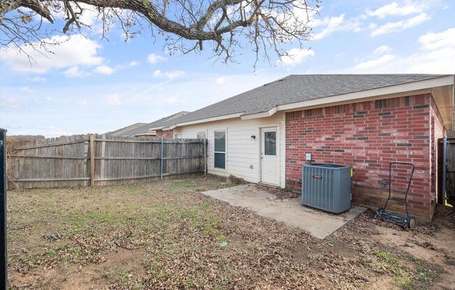 3 beds, 2 baths, $1,825