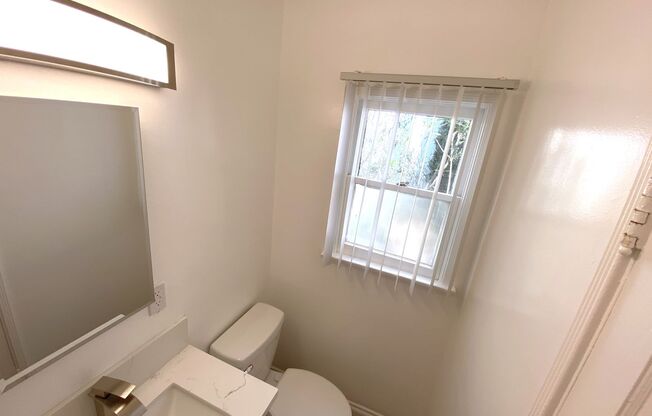 Studio, 1 bath, 350 sqft, $2,098, Unit 01