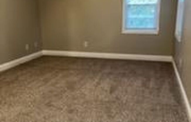 3 BR Close to Bosch, Downtown, Shopping!