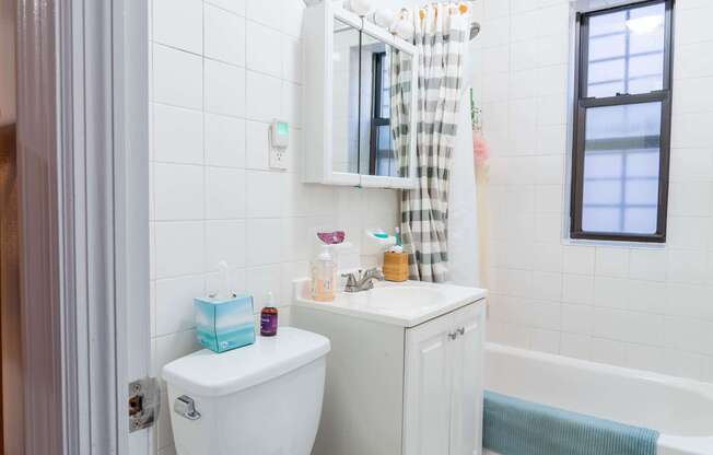 401 W 47 ST