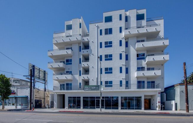 2 beds, 2 baths, 1,037 sqft, $2,950, Unit 507