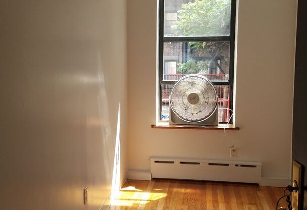 1 bed, 1 bath, 90 sqft, $1,195, Unit 14 - 3D