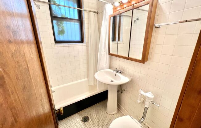 Studio, 1 bath, 300 sqft, $1,445, Unit 644-103