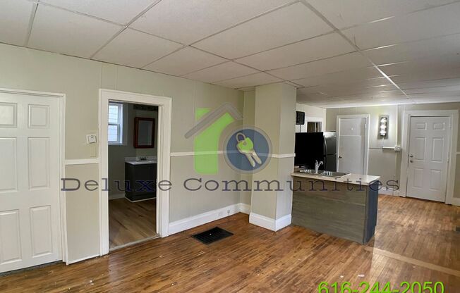 3 beds, 1 bath, $1,485, Unit 1