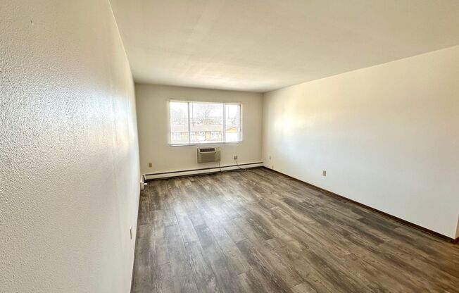 1 bed, 1 bath, $1,095, Unit 41