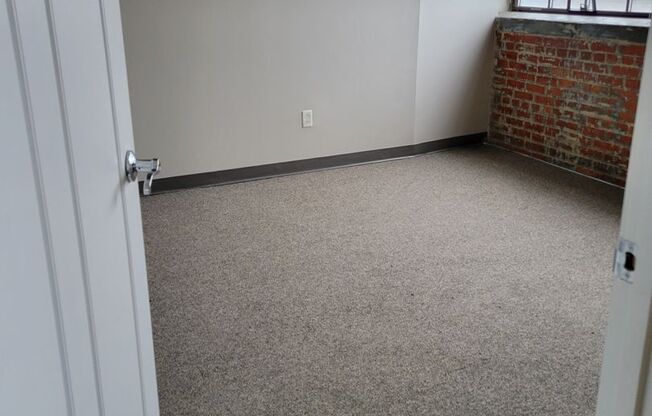 3 beds, 2 baths, 1,144 sqft, $999, Unit 632