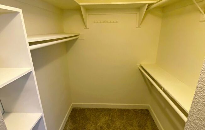 2 beds, 2 baths, $1,995, Unit # 120