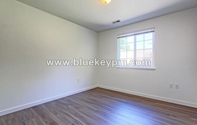 3 Bed, 2 Baths Home in Orchards Neighborhood of Vancouver