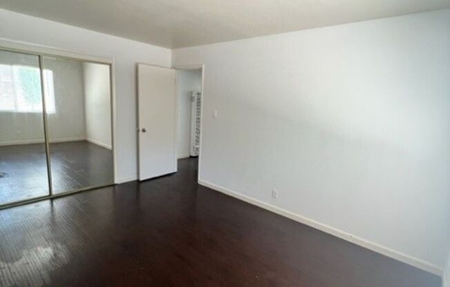 425 - 991-997 Ravenscourt Ave