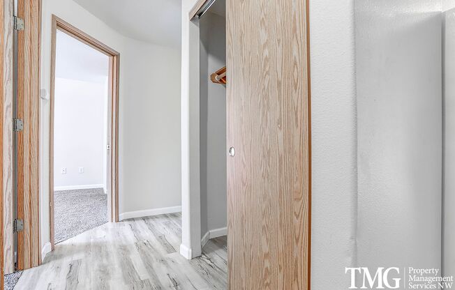 2 beds, 1 bath, 960 sqft, $1,475, Unit 220