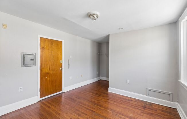 Studio, 1 bath, 400 sqft, $890, Unit A32