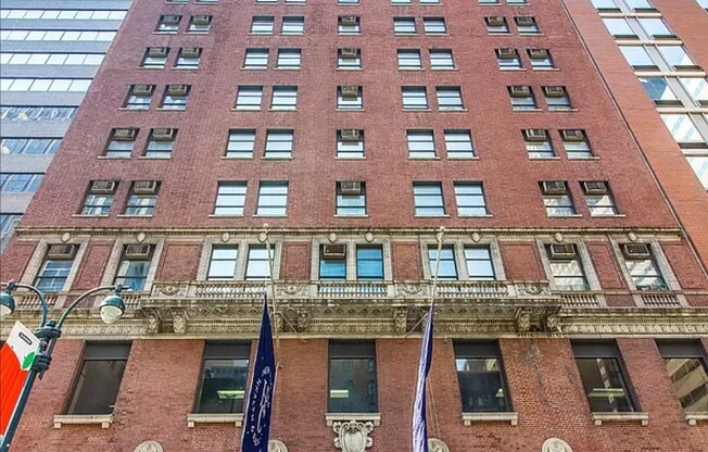 132 E 45 ST