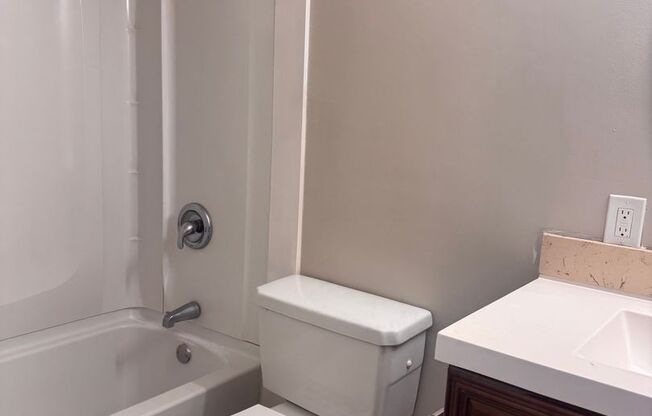 1 bed, 1 bath, 780 sqft, $1,027, Unit 6500-E