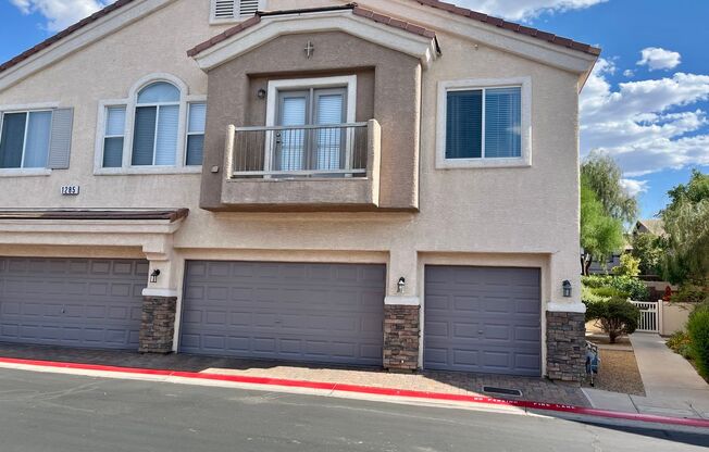 2 bed, 2 bath, 1 car townhome